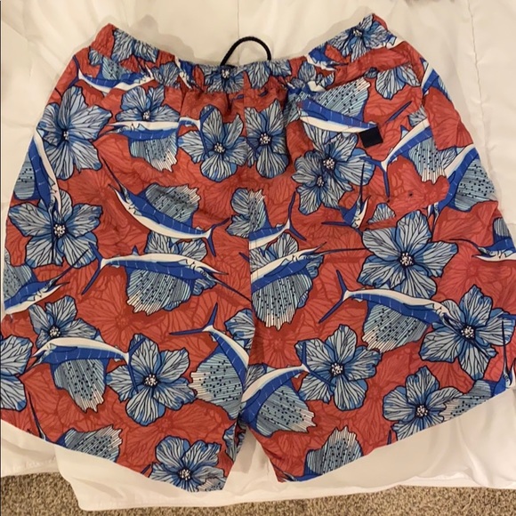 Vineyard Vines Swim Trunks - Size Large - Picture 4 of 4